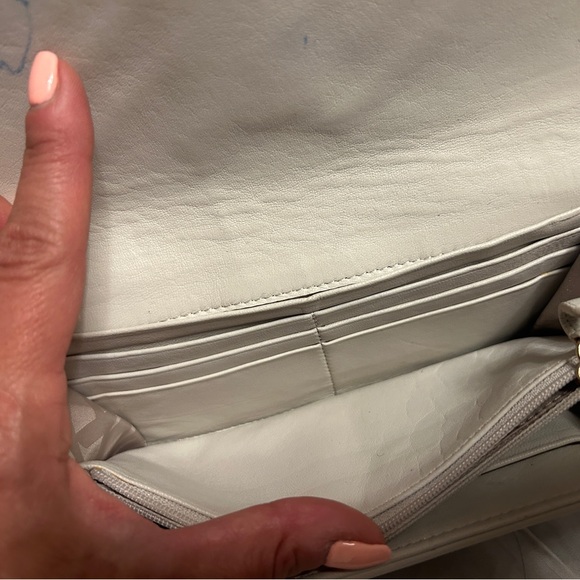 Micheal Kors Wallet - Picture 6 of 7